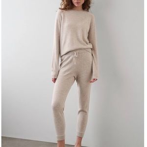 White & Warren 2 pc Cashmere Set